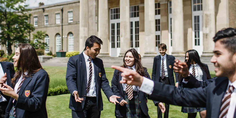 Schüleraustausch an einer Privatschule mit Internat in London - Reiten, Golf, Segeln